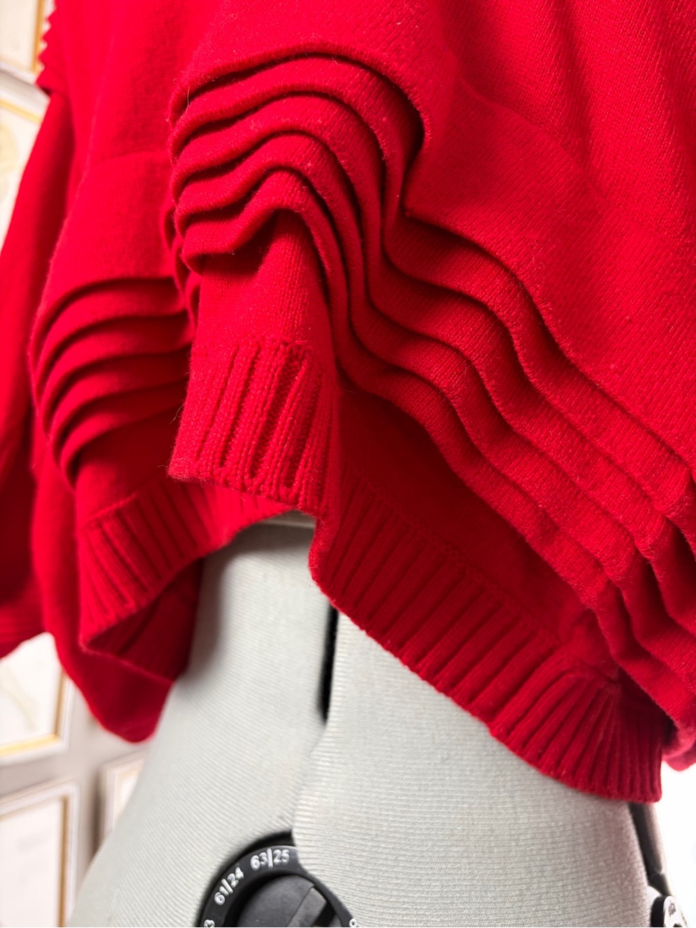 Comme des Garcons Tao VTG Wool Ruffle Cropped Cardigan, red, M, GUC - Picture 8 of 16